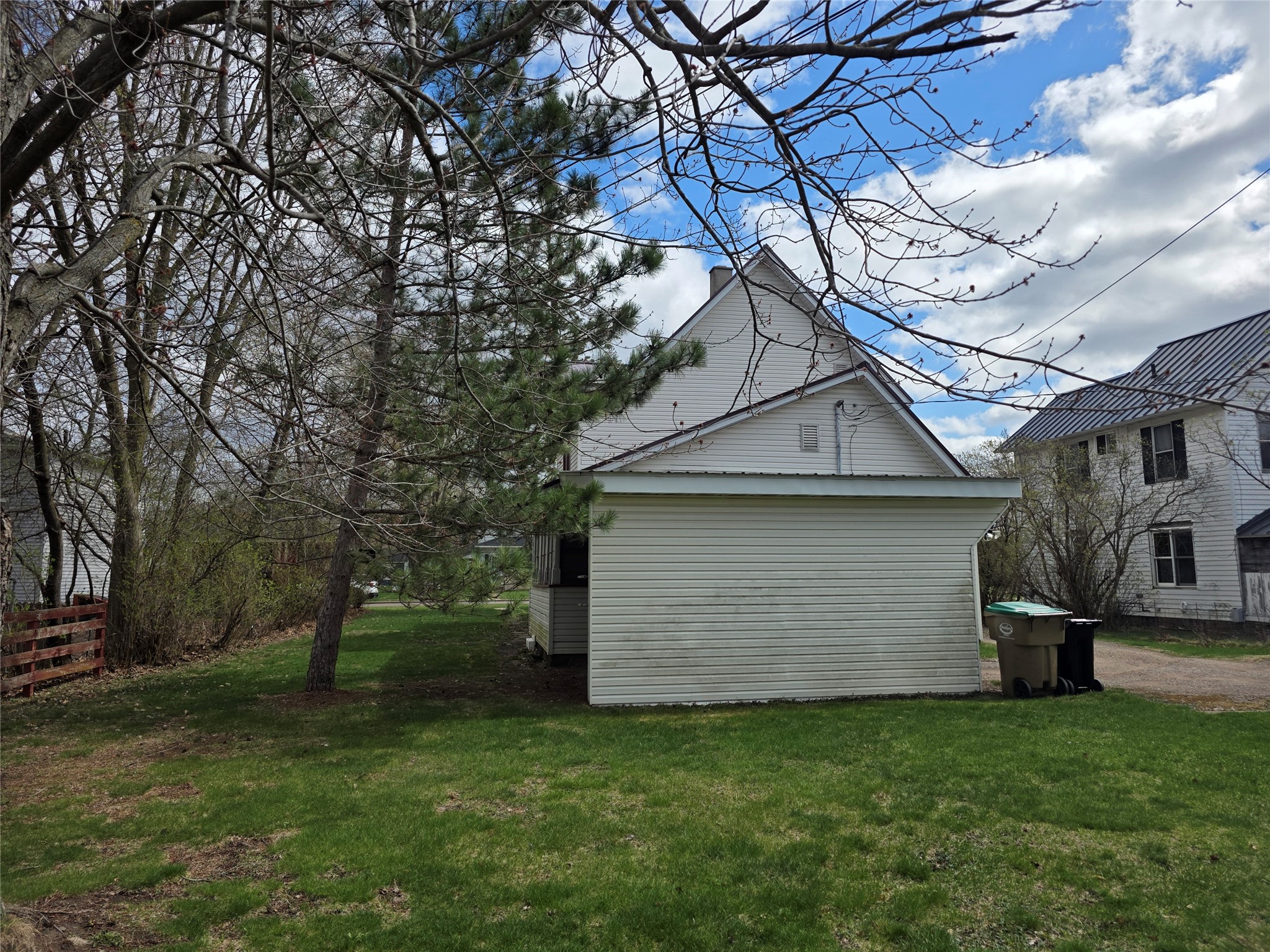 520 Miles Street Chippewa Falls, WI 54729 - Photo 2 of 17