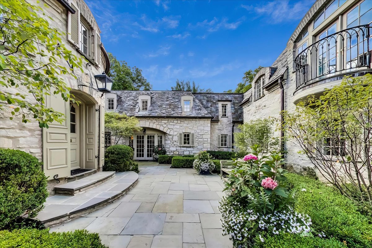 475 East Deerpath Road Lake Forest, IL 60045 - Photo 1 of 64