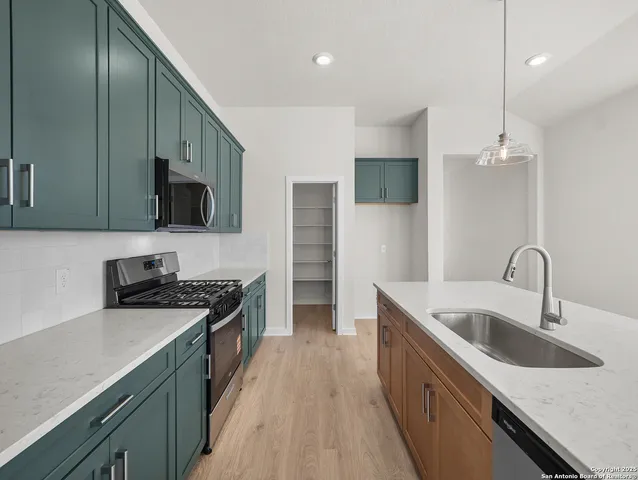 $299,999 | 13207 Gustave Grove, San Antonio, TX 78253