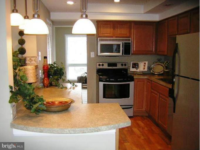 150 North Cottage Road Sterling, VA 20164 - Photo 2 of 22 Kitchen