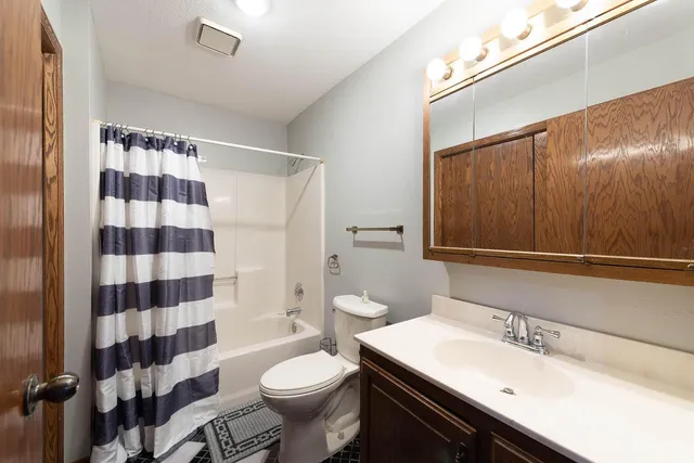 $338,000 | 2513 Marwood Drive, Mankato, MN 56001