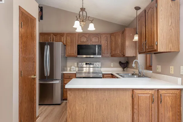 $338,000 | 2513 Marwood Drive, Mankato, MN 56001