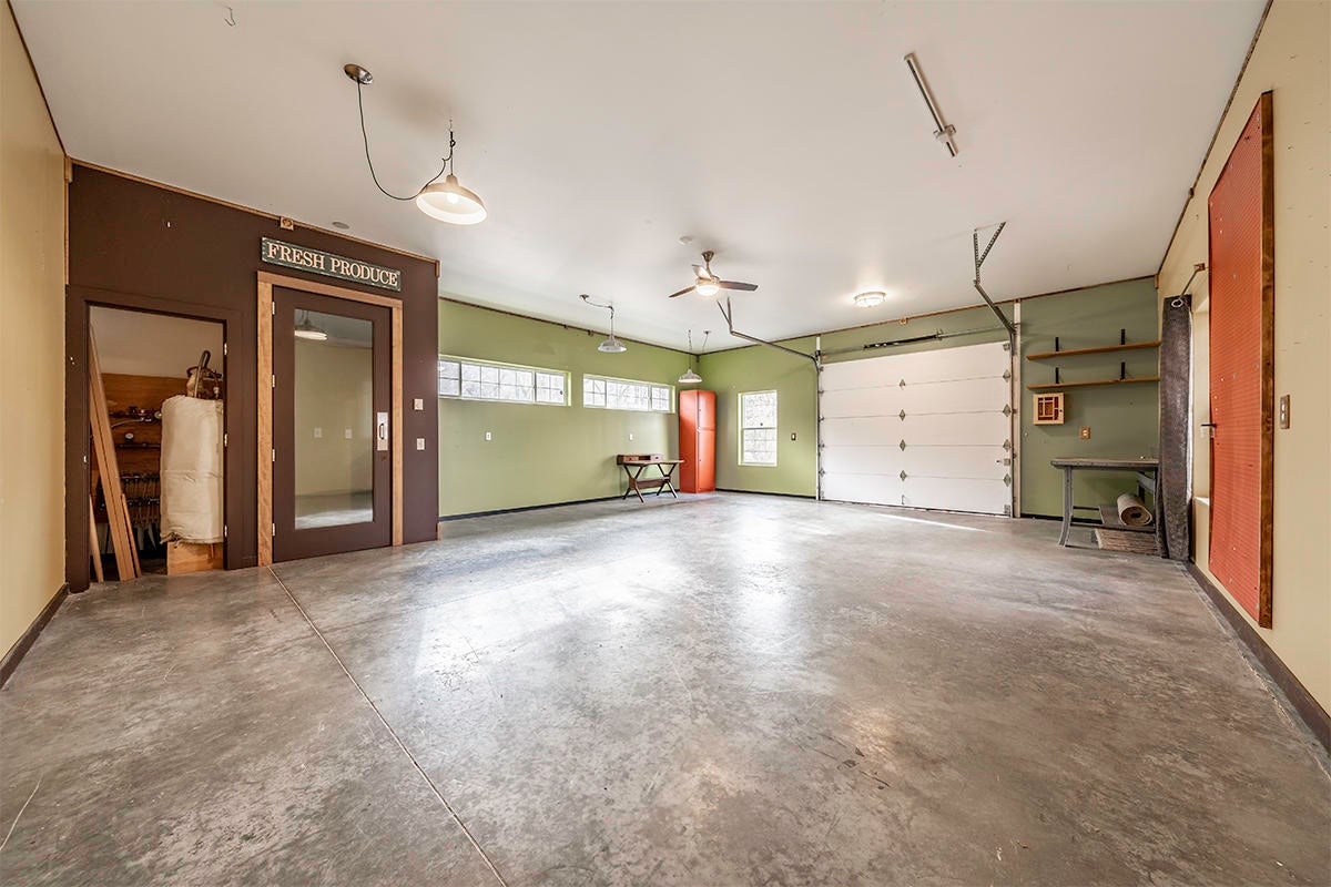 6633 Rapp Lane Talent, OR 97540 - Photo 34 of 58 DSC04131-HDR