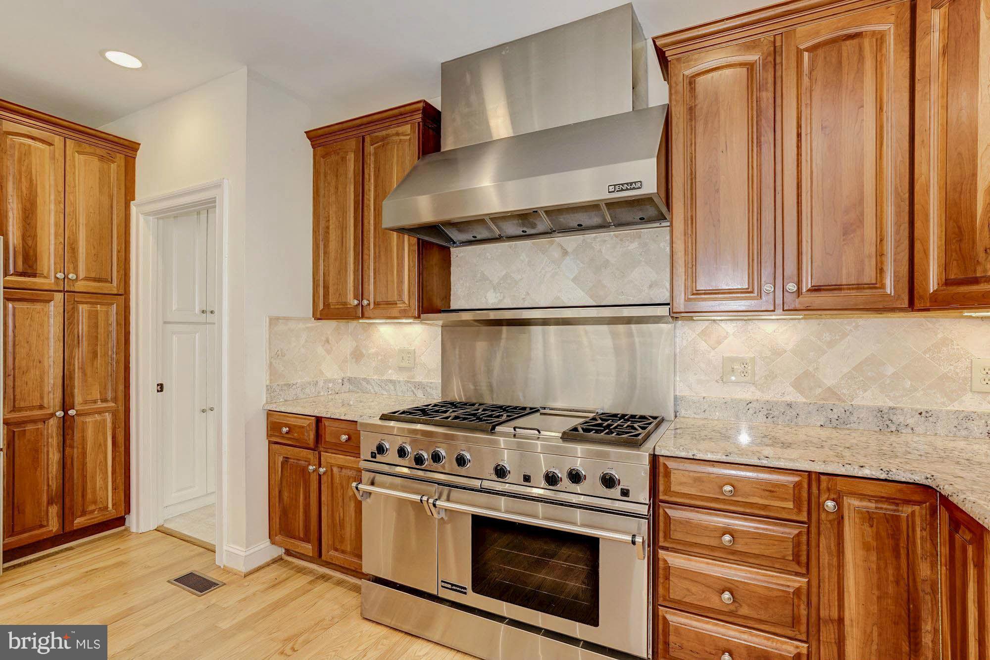 3021 Castle Road Falls Church, VA 22044 - Photo 12 of 30 Kitchen