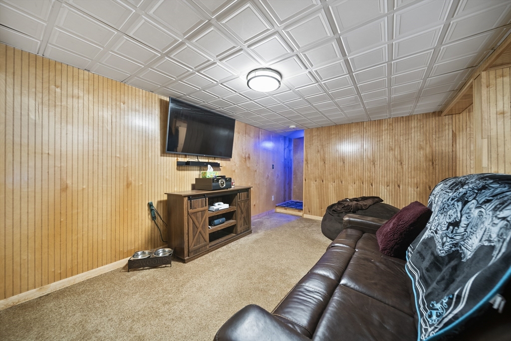 129 Cranberry Road Dracut, MA 01826 - Photo 24 of 36 Gallery Image 24