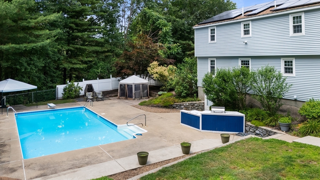 129 Cranberry Road Dracut, MA 01826 - Photo 28 of 36 Gallery Image 28
