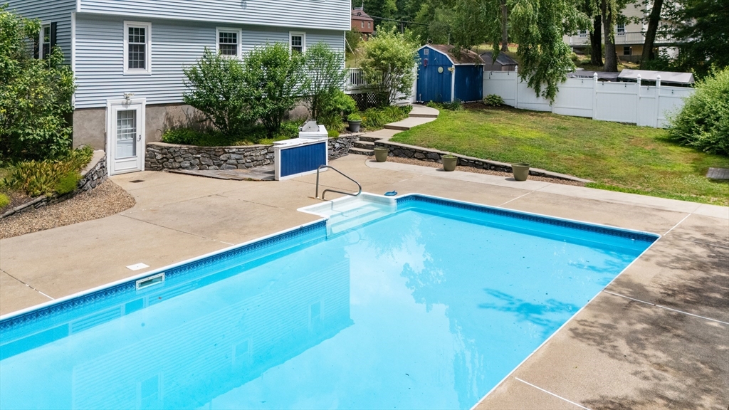 129 Cranberry Road Dracut, MA 01826 - Photo 29 of 36 Gallery Image 29
