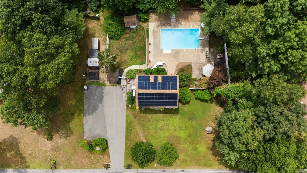 129 Cranberry Road Dracut, MA 01826 - Photo 35 of 36 Gallery Image 35