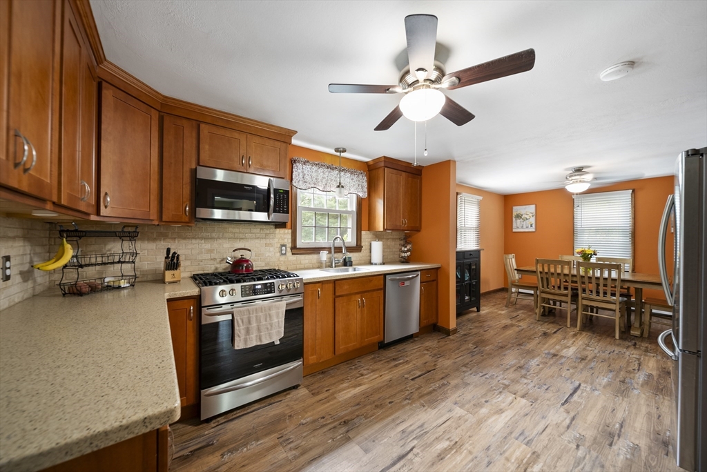 129 Cranberry Road Dracut, MA 01826 - Photo 5 of 36 Gallery Image 5