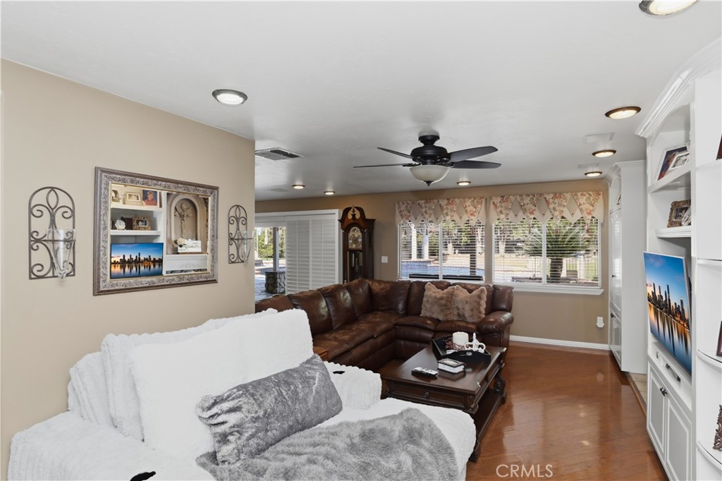 1210 Versailles Circle Riverside, CA 92506 - Photo 20 of 75