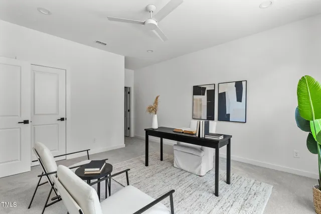 a view of entrance front of the house