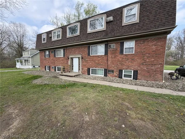 $850 | 432 Mathews Road, Youngstown, OH 44512