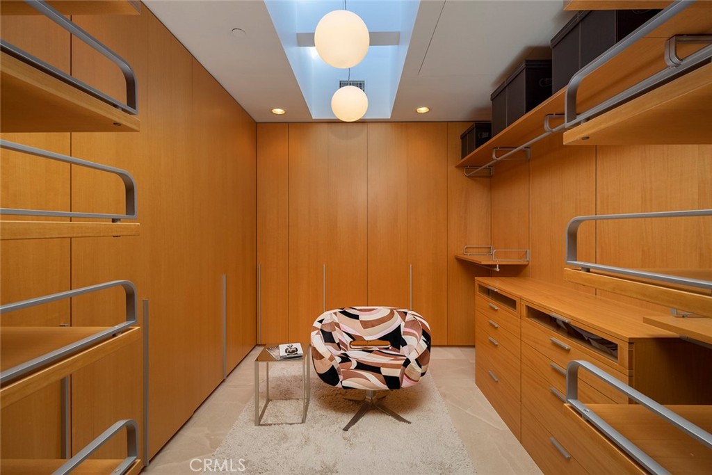 9 Sailcrest Newport Coast, CA 92657 - Photo 20 of 37 a backyard of a house with table and chairs