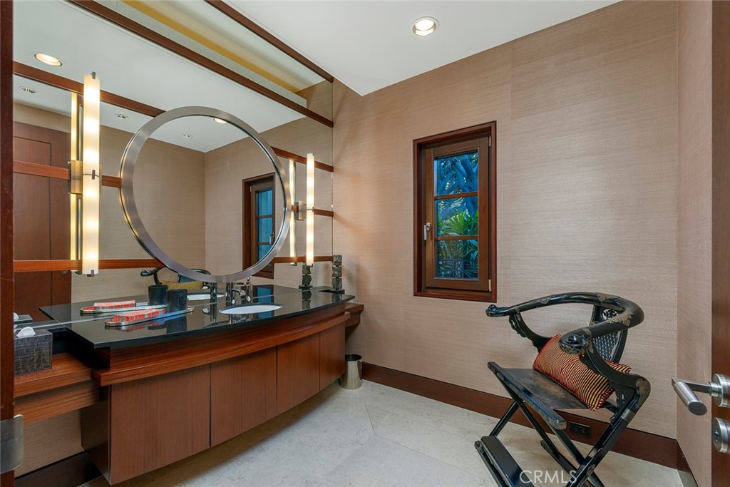 9 Sailcrest Newport Coast, CA 92657 - Photo 10 of 37 a living room with furniture and a mirror
