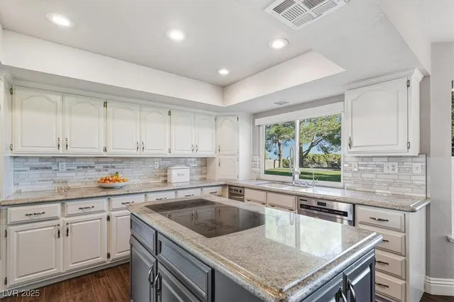 $1,325,000 | 2940 Crystal Bay Drive, Las Vegas, NV 89117