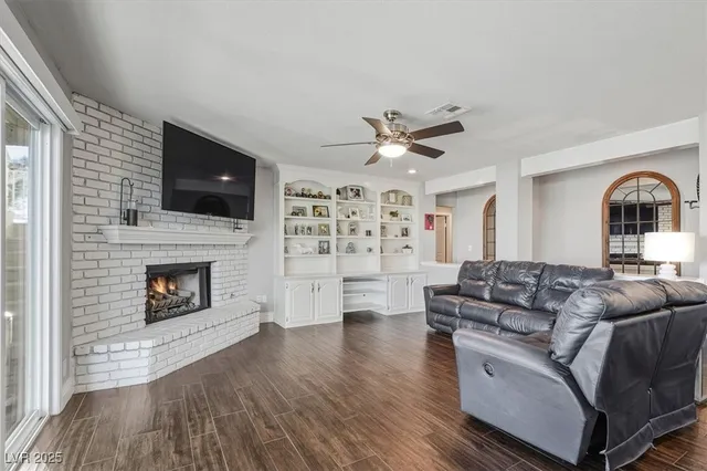 $1,325,000 | 2940 Crystal Bay Drive, Las Vegas, NV 89117