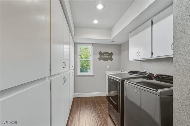 $1,325,000 | 2940 Crystal Bay Drive, Las Vegas, NV 89117