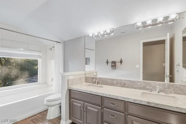 $1,325,000 | 2940 Crystal Bay Drive, Las Vegas, NV 89117