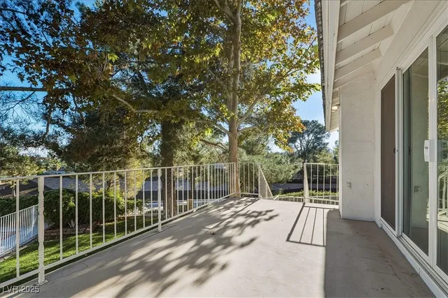 $1,325,000 | 2940 Crystal Bay Drive, Las Vegas, NV 89117