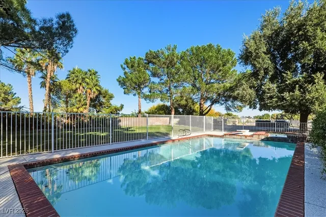 $1,325,000 | 2940 Crystal Bay Drive, Las Vegas, NV 89117