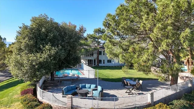 $1,325,000 | 2940 Crystal Bay Drive, Las Vegas, NV 89117