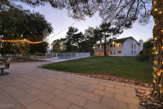 $1,325,000 | 2940 Crystal Bay Drive, Las Vegas, NV 89117