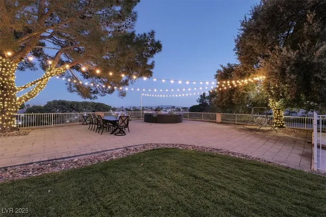 $1,325,000 | 2940 Crystal Bay Drive, Las Vegas, NV 89117