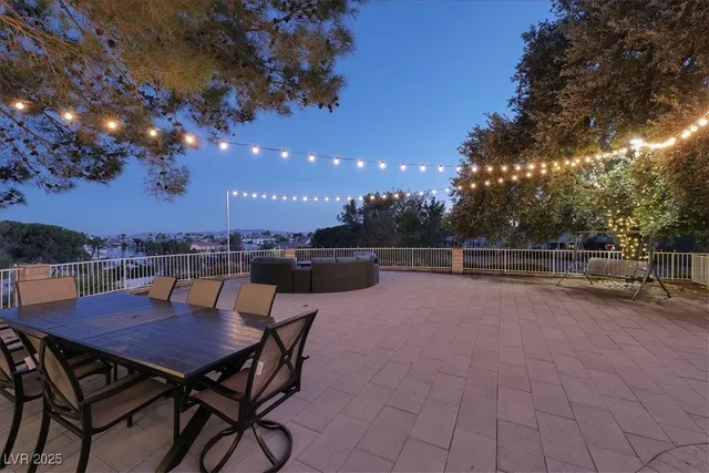 $1,325,000 | 2940 Crystal Bay Drive, Las Vegas, NV 89117