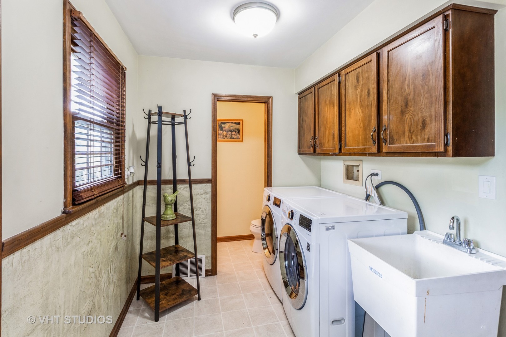 862 Kilrenny Inverness, IL 60067 - Photo 11 of 24