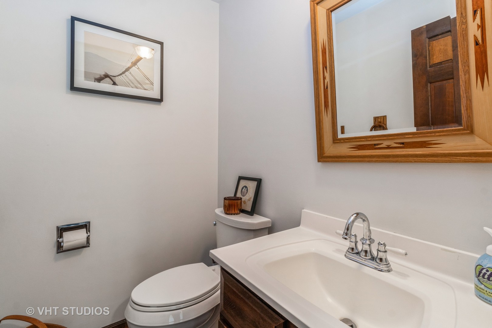 862 Kilrenny Inverness, IL 60067 - Photo 9 of 24
