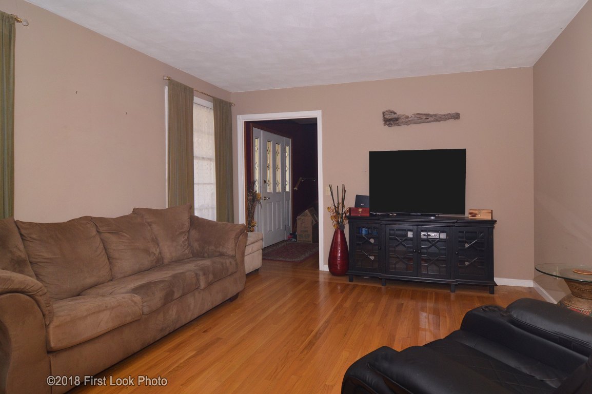 26 Old Schoolhouse Road Scituate, RI 02831 - Photo 3 of 34 Gallery Image 3
