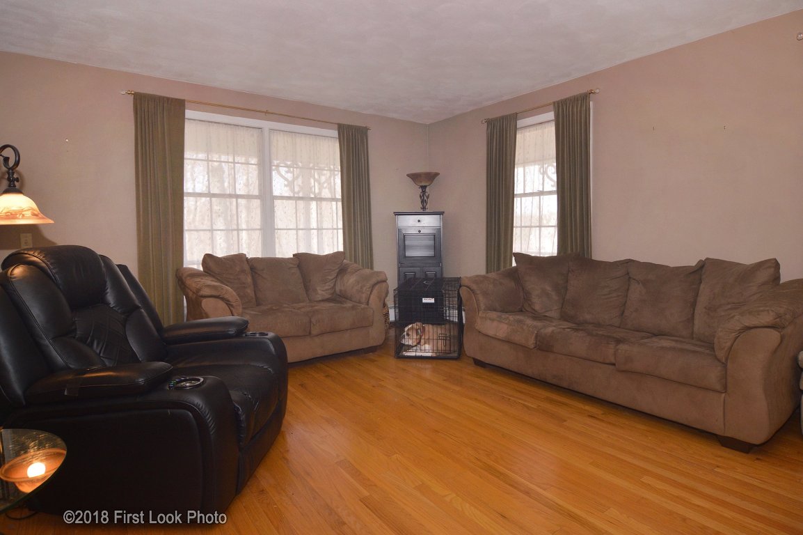 26 Old Schoolhouse Road Scituate, RI 02831 - Photo 4 of 34 Gallery Image 4
