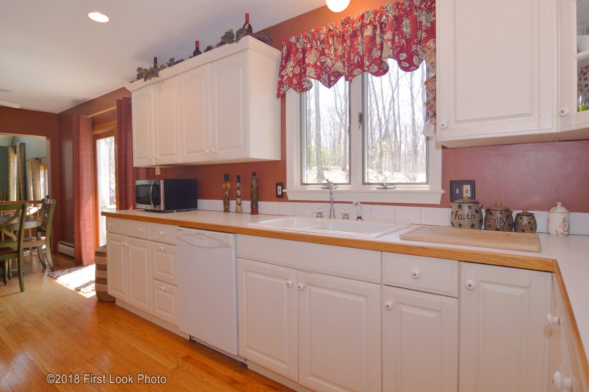 26 Old Schoolhouse Road Scituate, RI 02831 - Photo 10 of 34 Gallery Image 10