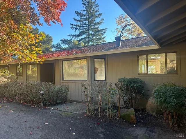 $10,000 | 121 Knoll Place, St. Helena, CA 94574