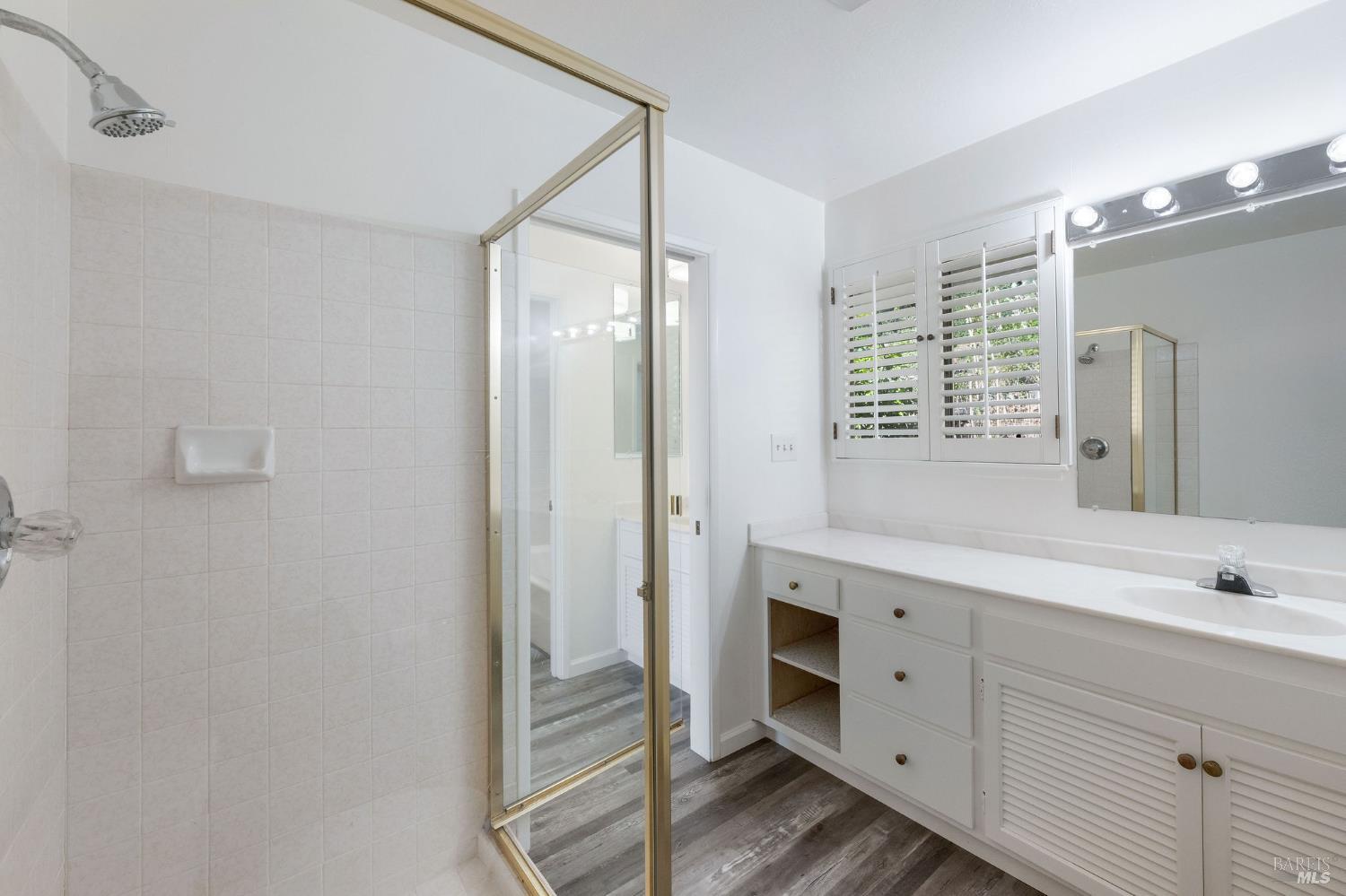 121 Knoll Place St. Helena, CA 94574 - Photo 30 of 54 Primary Bath - Shower