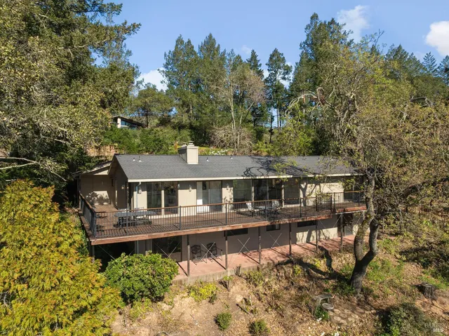 $10,000 | 121 Knoll Place, St. Helena, CA 94574