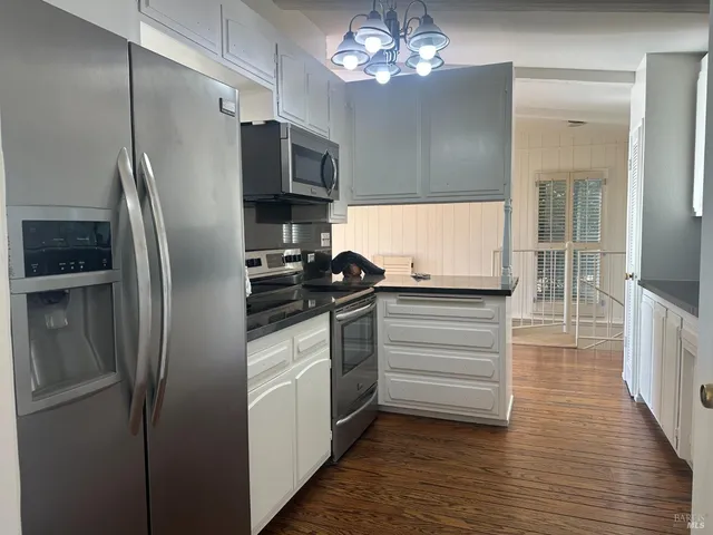 $10,000 | 121 Knoll Place, St. Helena, CA 94574