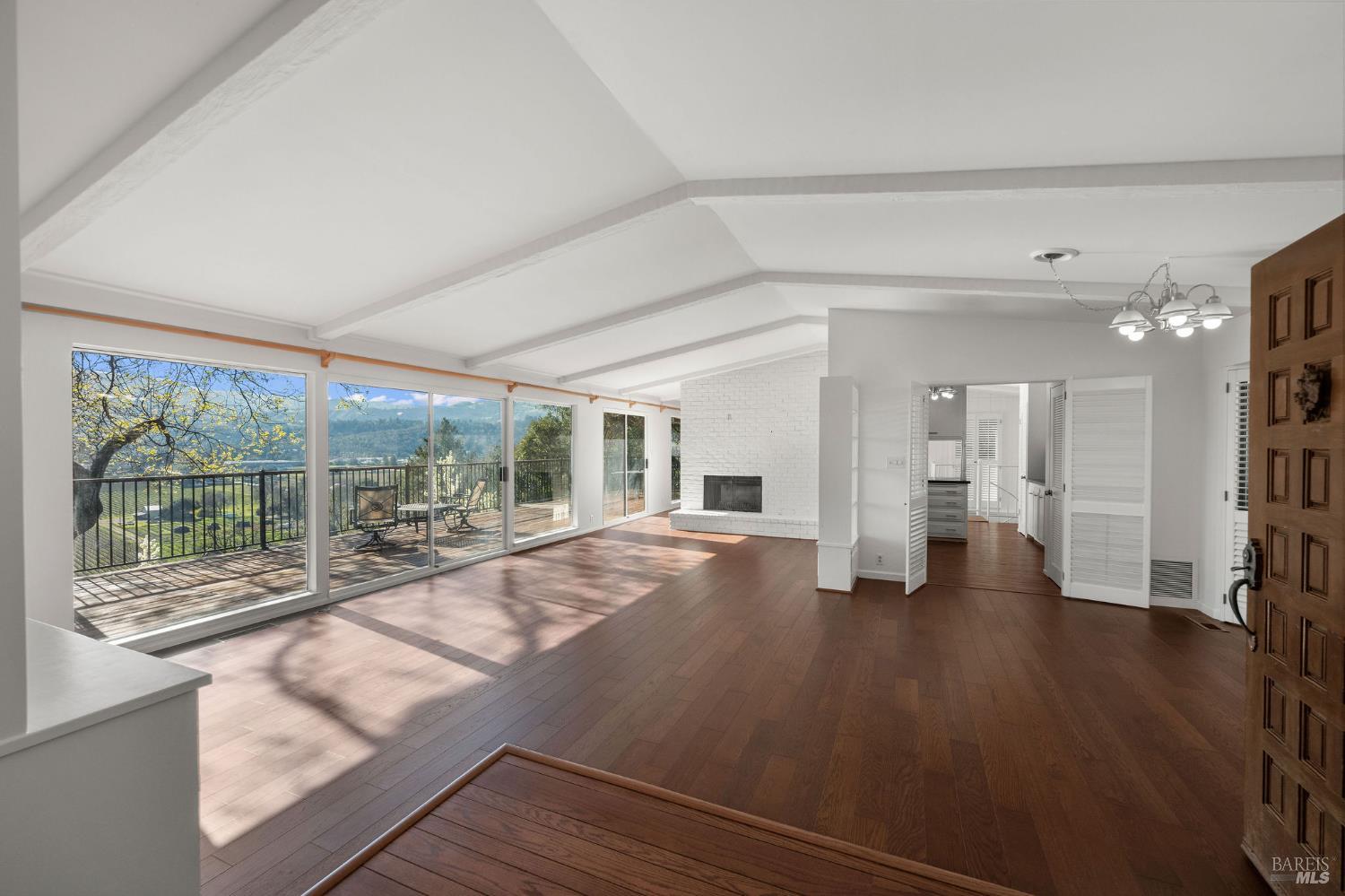 121 Knoll Place St. Helena, CA 94574 - Photo 10 of 54