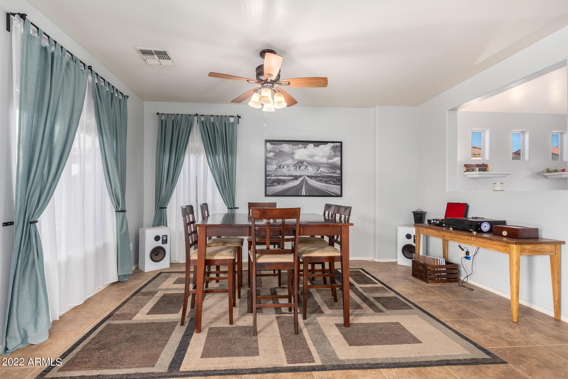 11010 West Griswold Road Peoria, AZ 85345 - Photo 3 of 15 Dining Room