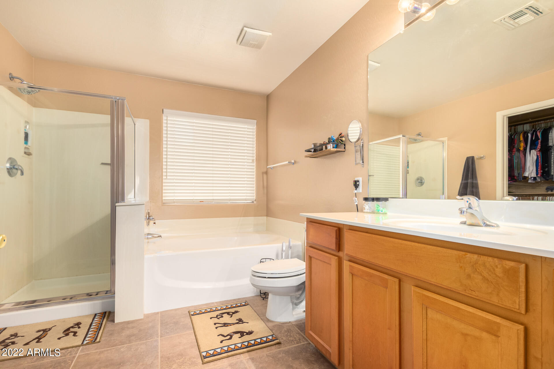 11010 West Griswold Road Peoria, AZ 85345 - Photo 9 of 15 Primary Bathroom
