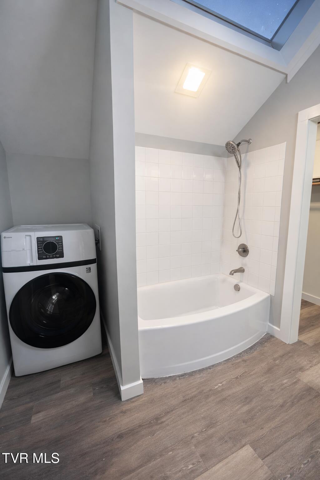 115 Beechnut Street, Unit H7 Johnson City, TN 37601 - Photo 13 of 18 Master Bath
