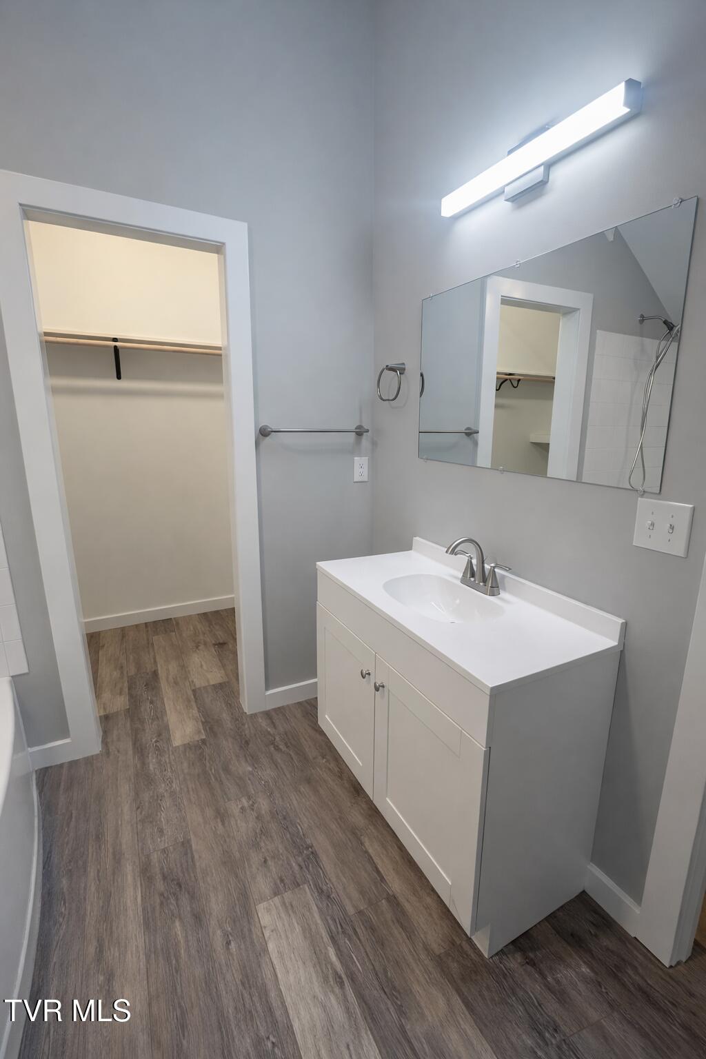 115 Beechnut Street, Unit H7 Johnson City, TN 37601 - Photo 16 of 18 Master Bath