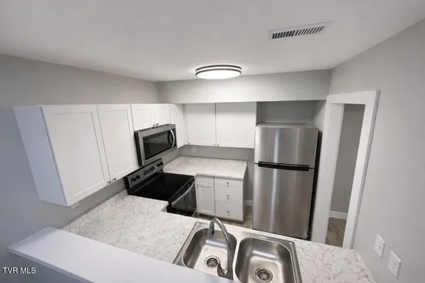 $139,900 | 115 Beechnut Street, Unit H7, Johnson City, TN 37601