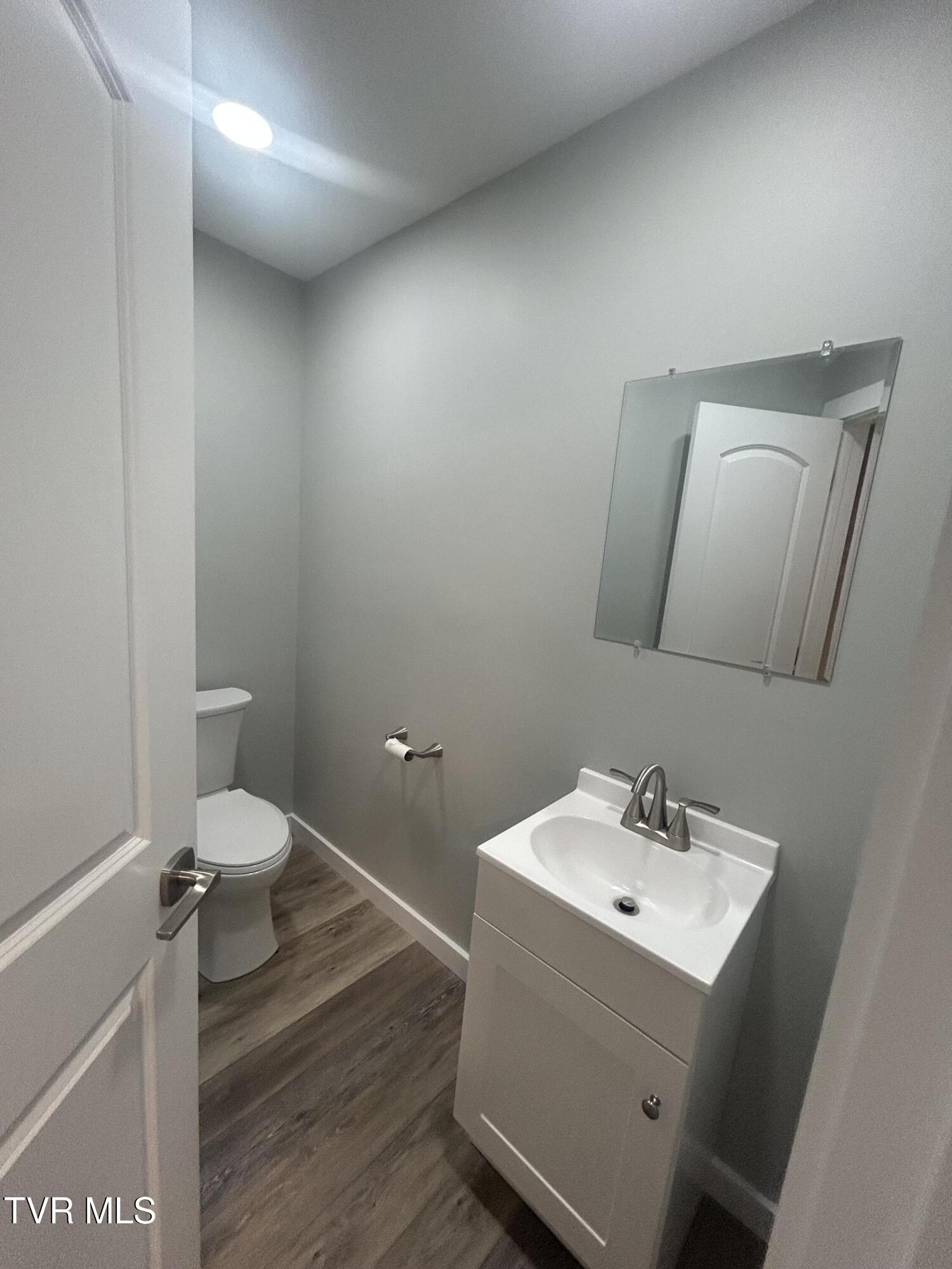 115 Beechnut Street, Unit H7 Johnson City, TN 37601 - Photo 8 of 18 IMG_2817