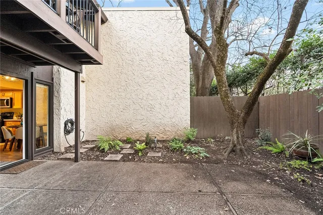 $295,000 | 555 Vallombrosa Avenue, Unit 73, Chico, CA 95926