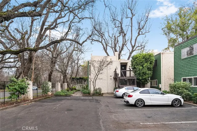 $295,000 | 555 Vallombrosa Avenue, Unit 73, Chico, CA 95926