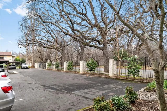 $295,000 | 555 Vallombrosa Avenue, Unit 73, Chico, CA 95926