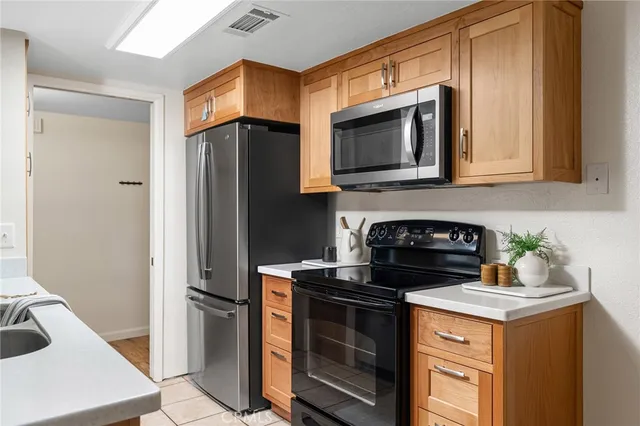 $295,000 | 555 Vallombrosa Avenue, Unit 73, Chico, CA 95926