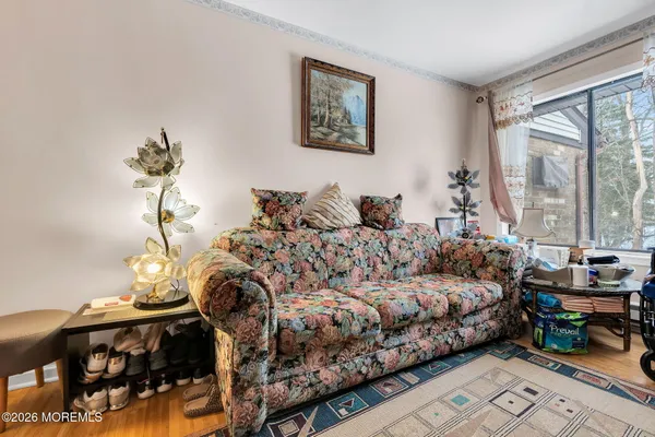 $2,300 | 160 Cross Slope Court, Unit J, Manalapan, NJ 07726