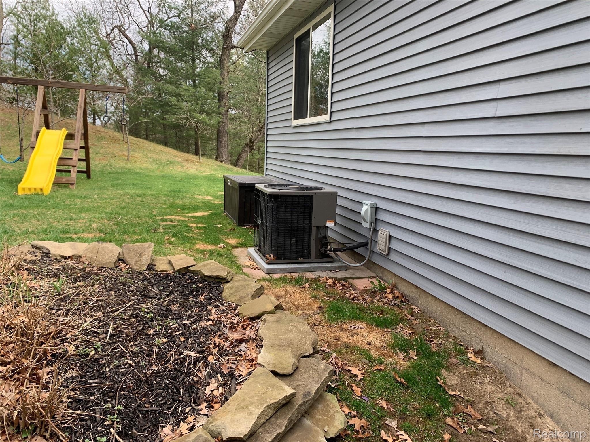 2828 Weaver Road Port Austin, MI 48467 - Photo 22 of 23 central air.JPG